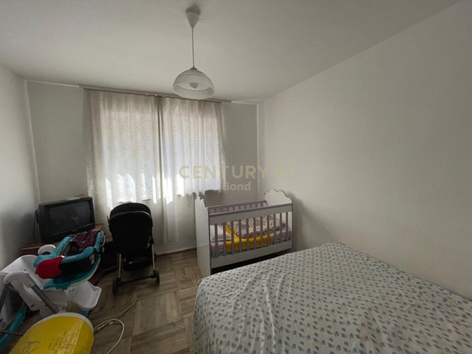 Tirane, jepet me qera apartament 2+1 Kati 3, 75 m² 450 € (Ali Demi)