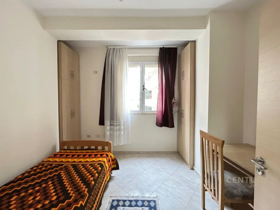 Tirane, jepet me qera apartament 2+1 Kati 2, 83 m² 900 € (Rr e Kavajes)