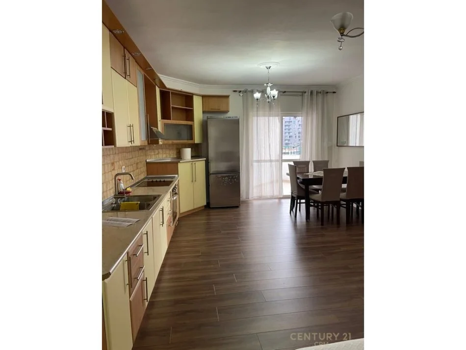 Tirane, jepet me qera apartament , 90 m² 700 € (Komuna e Parisit)