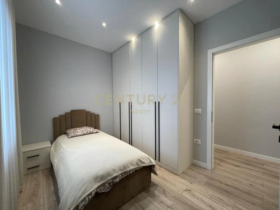Tirane, jepet me qera apartament 2+1 Kati 2, 75 m² 630 € (Sauk)