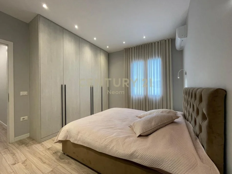 Tirane, jepet me qera apartament 2+1+Aneks+Ballkon Kati 2, 75 m² 630 € (Neom124533)