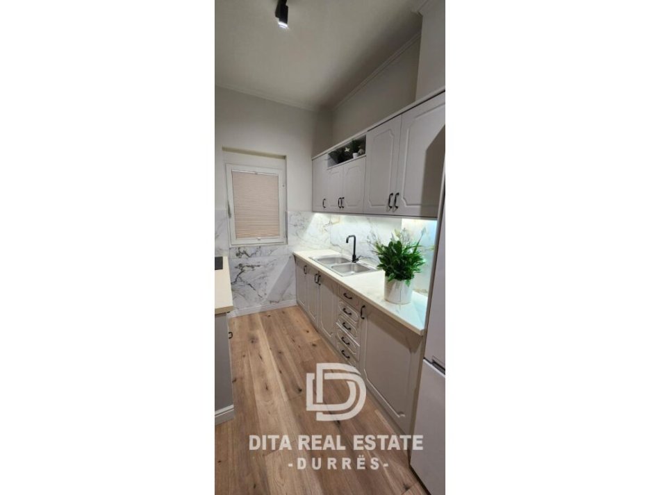 Durres Plazh, shitet apartament 1+1+Ballkon Kati 5, 60 m² (Pavaresia)