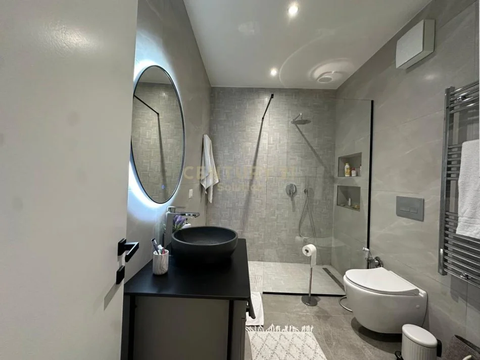 Tirane, shitet apartament 1+1 Kati 8, 65 m² 108.000 € (RRUGA LONI LIGORI)