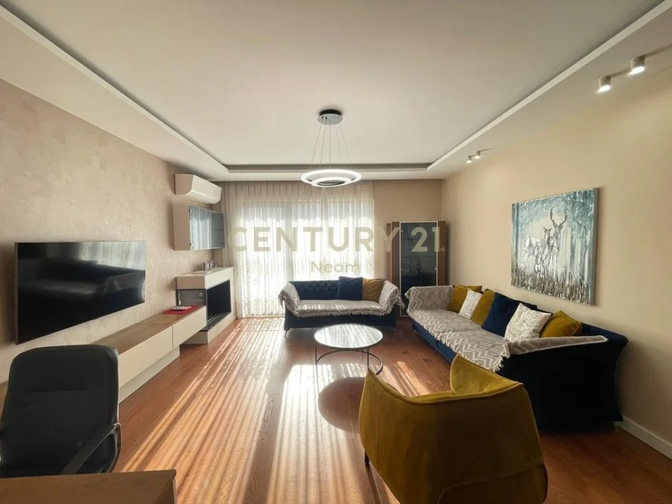 Tirane, jepet me qera apartament 3+1+Ballkon Kati 5, 119 m² 800 € (Tower Bridge 2)