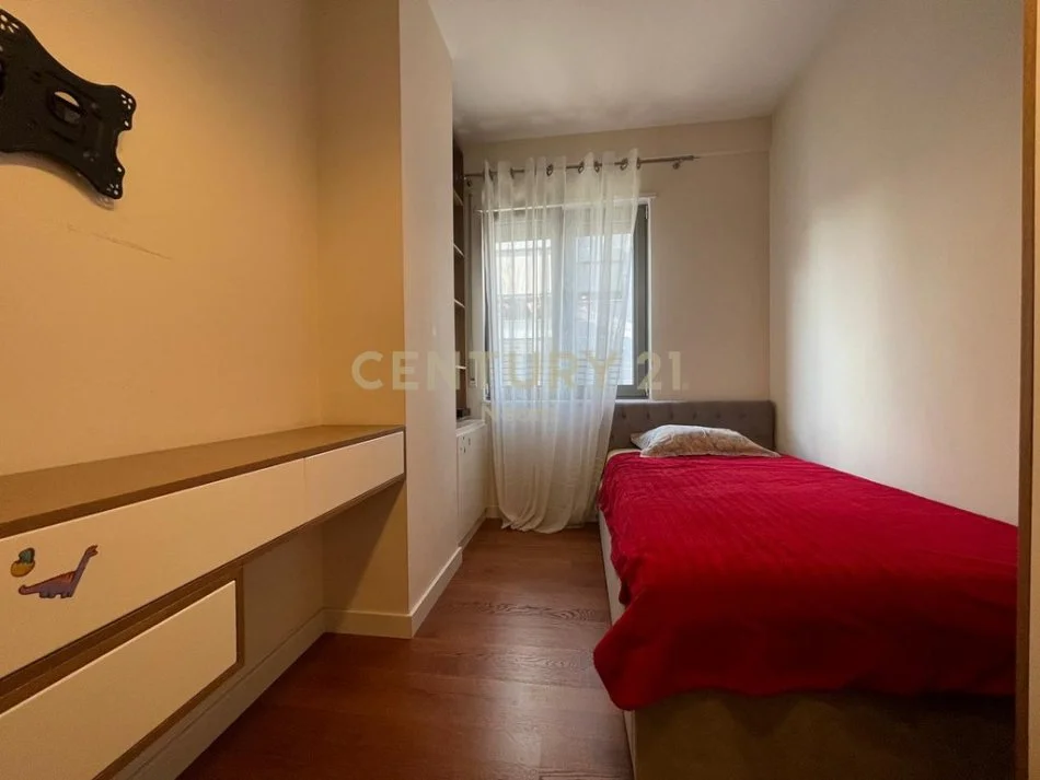 Tirane, jepet me qera apartament 3+1+Ballkon Kati 5, 119 m² 800 € (Tower Bridge 2)