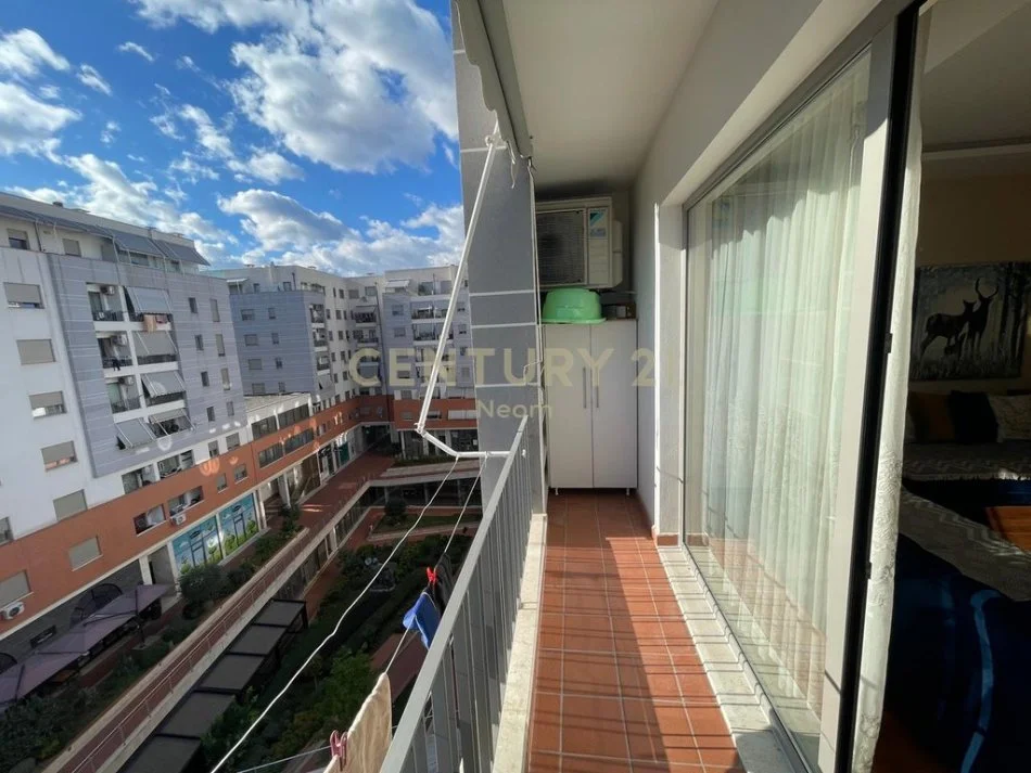 Tirane, jepet me qera apartament 3+1+Aneks+Ballkon Kati 5, 119 m² 800 € (Neom124663)