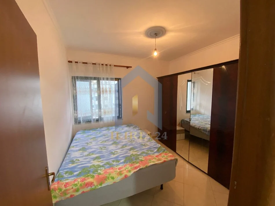 Tirane, jap me qera apartament 1+1+Ballkon Kati 5, 65 m² 300 € (Apartament 1+1 me qira Fresk)