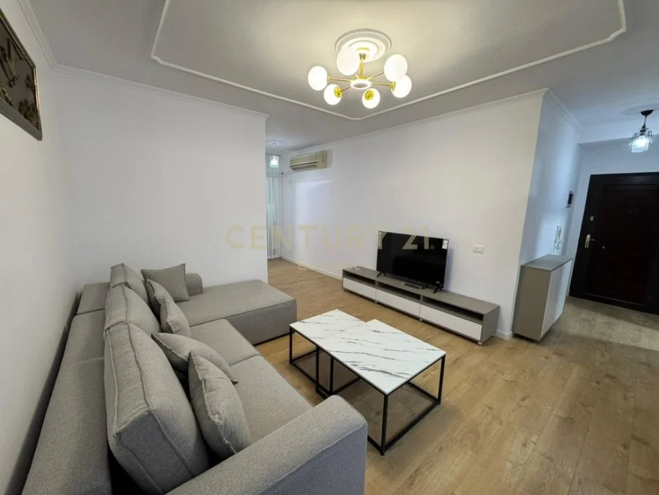Tirane, shitet apartament Kati 7, 96 m² 150.000 € (Bulevardi Migjeni)