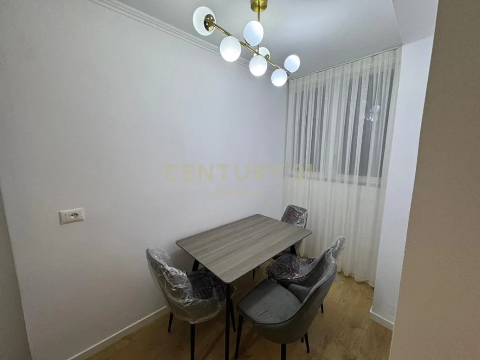 Tirane, shitet apartament Kati 7, 96 m² 150.000 € (Bulevardi Migjeni)