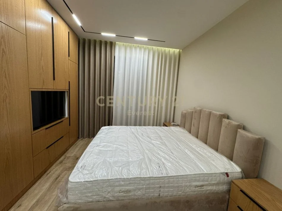 Tirane, jap me qera apartament 2+1 Kati 2, 115 m² 1.500 € 