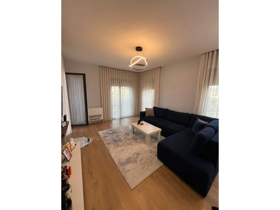 Tirane, shitet apartament Kati 5, 82 m² 160.000 € 