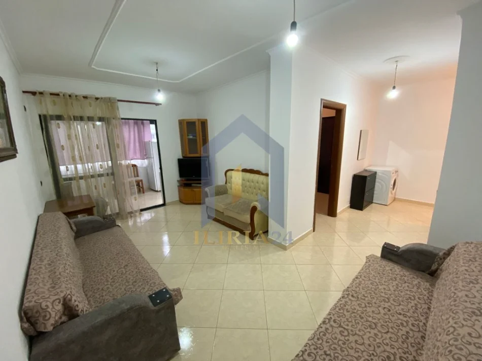 Tirane, jap me qera apartament 1+1+Ballkon Kati 5, 65 m² 300 € (Apartament 1+1 me qira Fresk)