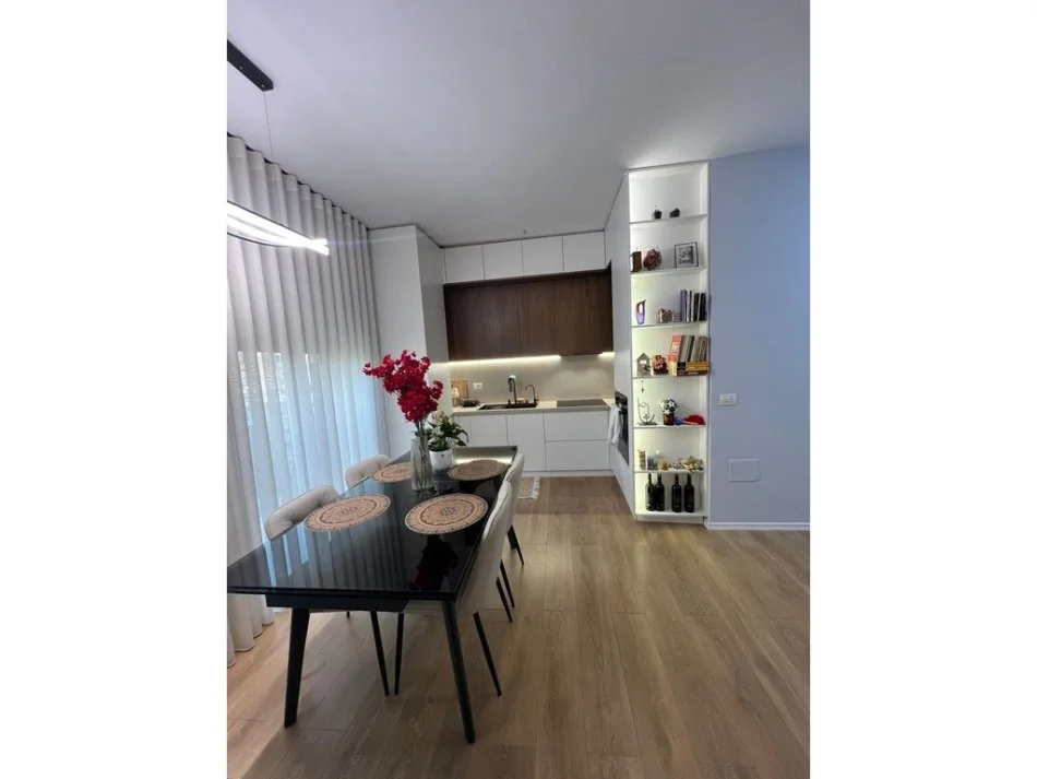 Tirane, shitet apartament Kati 5, 82 m² 160.000 € 