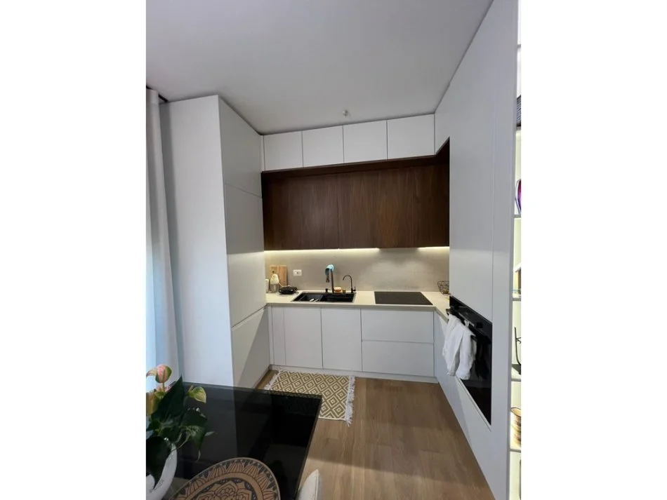 Tirane, shitet apartament Kati 5, 82 m² 160.000 € 