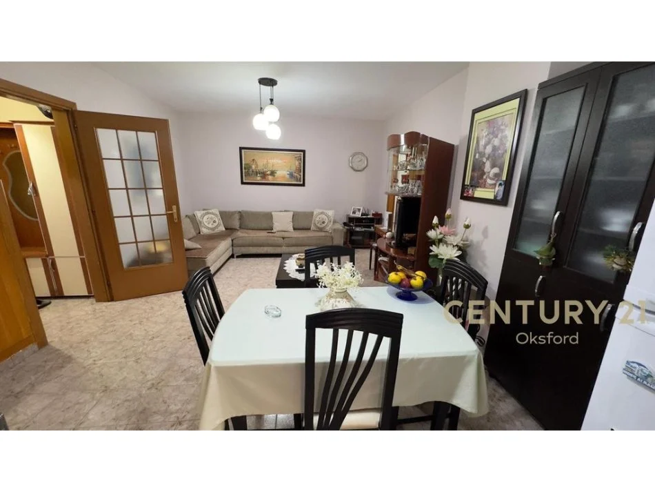 Tirane, jepet me qera apartament 1+1 Kati 2, 100 m² (Jepet me qira apartament 1+1, tek Rruga e Bogdaneve!)