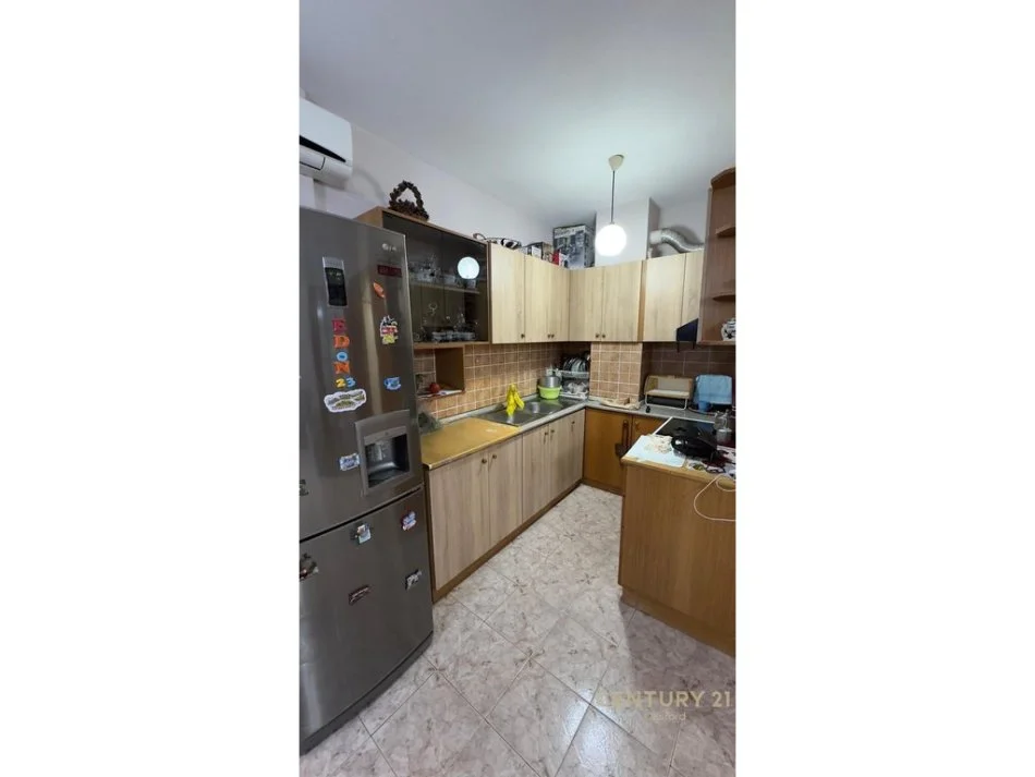 Tirane, jepet me qera apartament 1+1 Kati 2, 100 m² (Jepet me qira apartament 1+1, tek Rruga e Bogdaneve!)