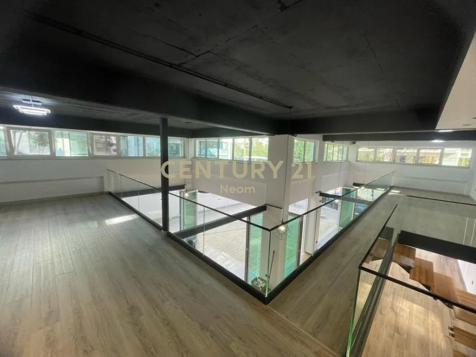 Tirane, jepet me qera ambjent biznesi Kati 0, 190 m² 1.200 € (Neom124698)