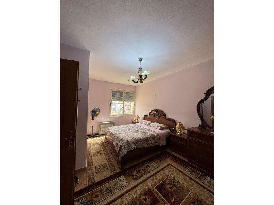 Tirane, jepet me qera apartament 3+1+Ballkon Kati 6, 120 m² 750 € (Shkolla e Baletit)