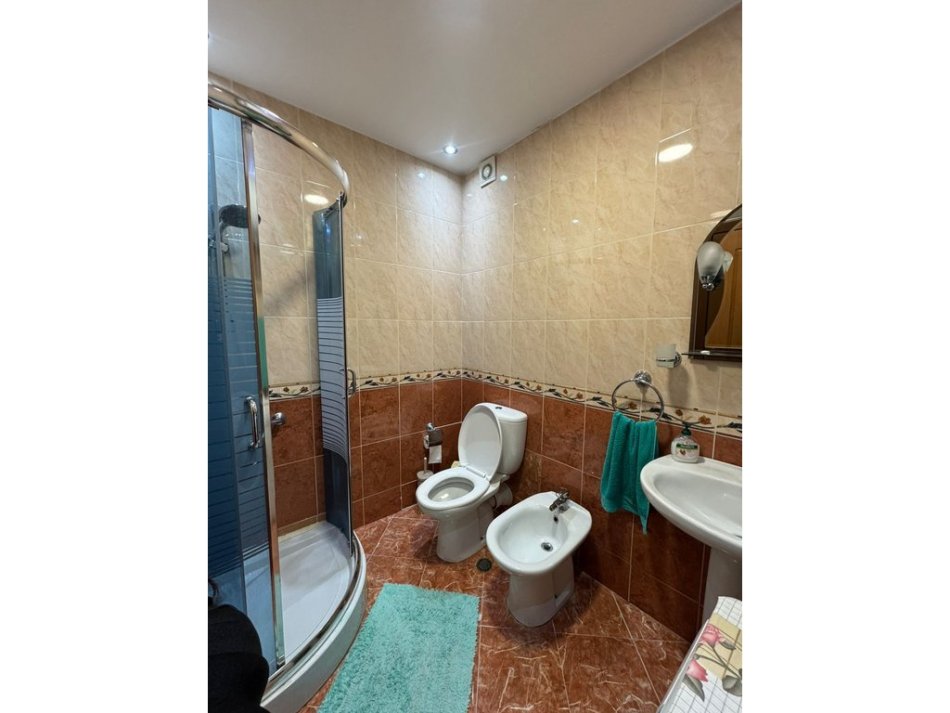 Tirane, jepet me qera apartament 3+1+Ballkon Kati 6, 120 m² 750 € (Shkolla e Baletit)
