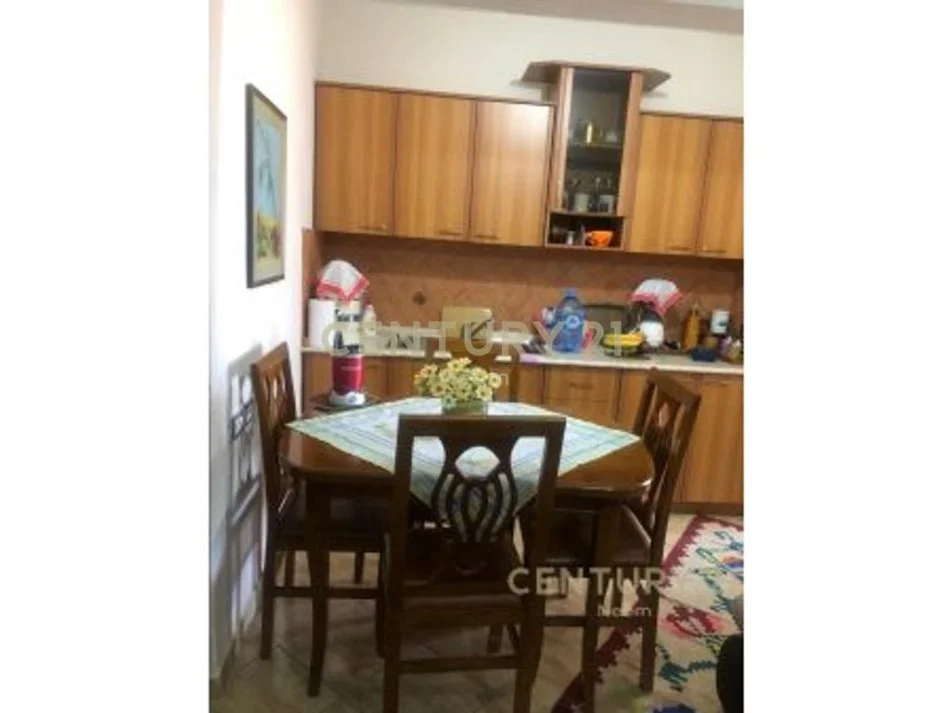 Tirane, jepet me qera apartament 1+1+Aneks+Ballkon Kati 5, 54 m² 350 € (Neom124740)