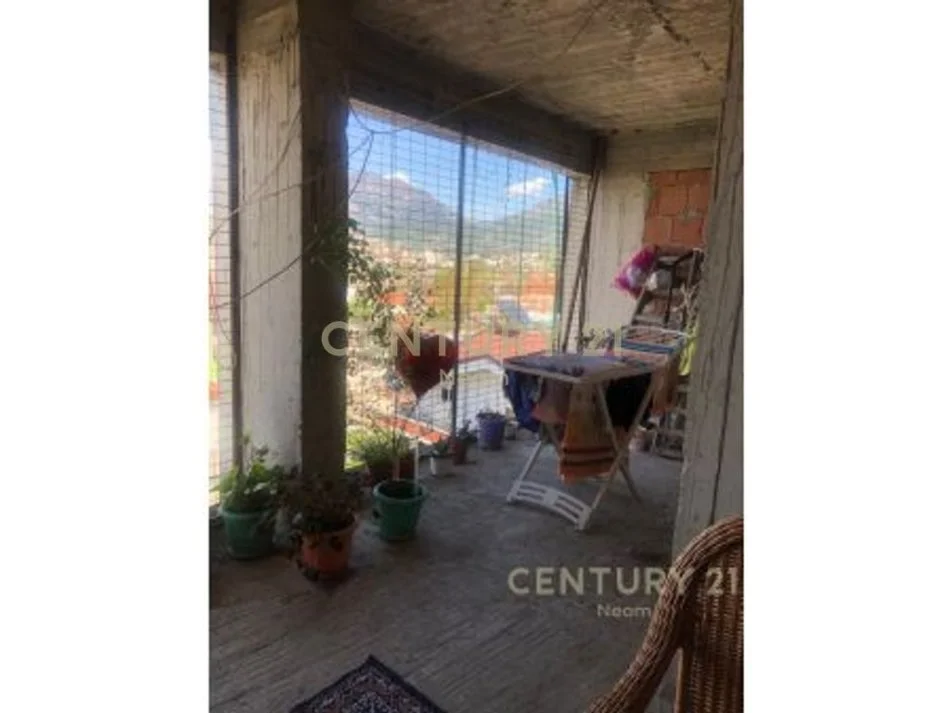 Tirane, jepet me qera apartament 1+1+Aneks+Ballkon Kati 5, 54 m² 350 € (Neom124740)