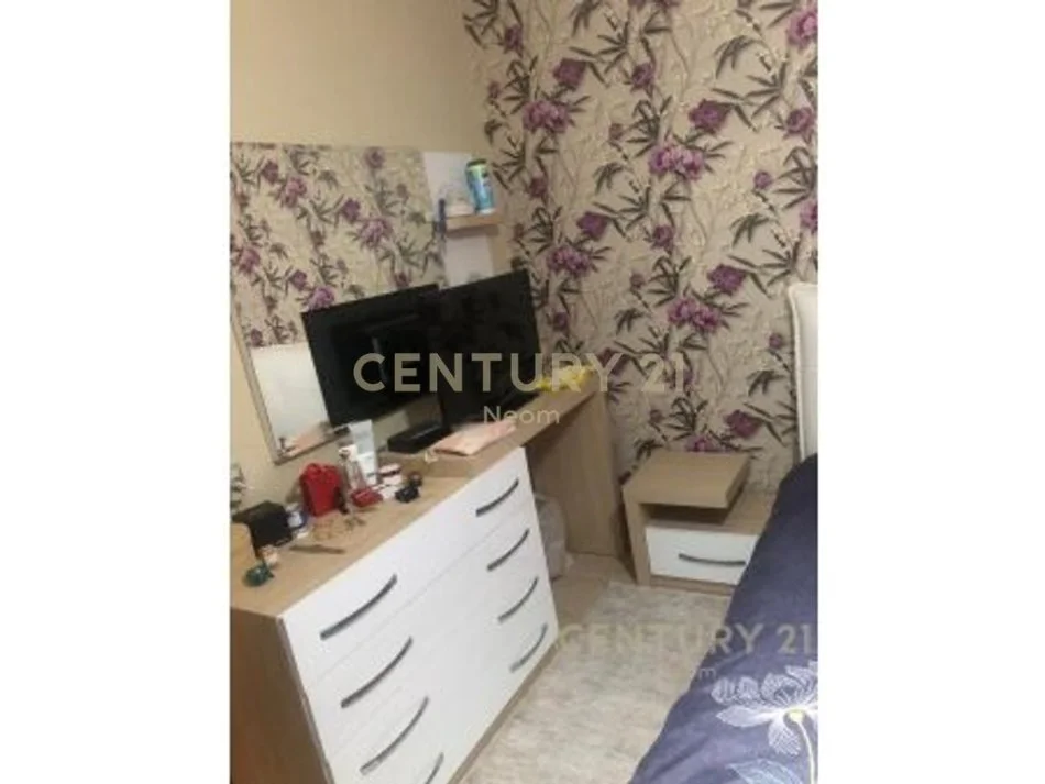 Tirane, jepet me qera apartament 1+1+Aneks+Ballkon Kati 5, 54 m² 350 € (Neom124740)