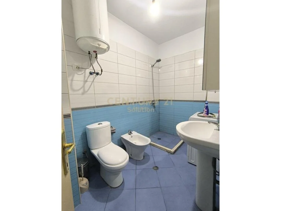 Tirane, jepet me qera apartament 3+1 Kati 3, 125 m² 650 € (rruga teodor keko)