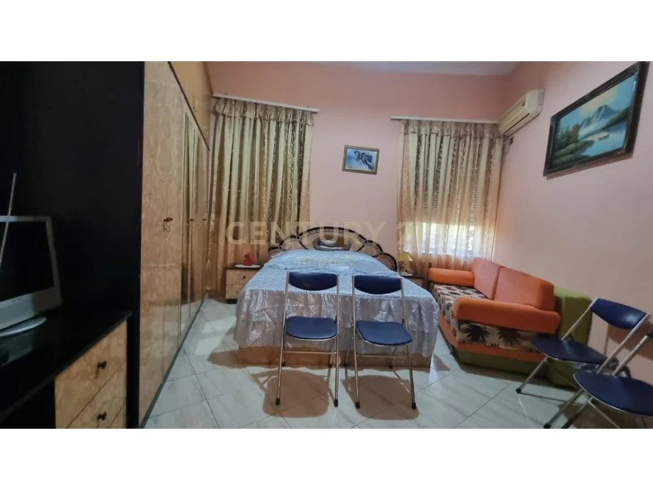 Tirane, jepet me qera apartament , 800 € (Shallvaret)