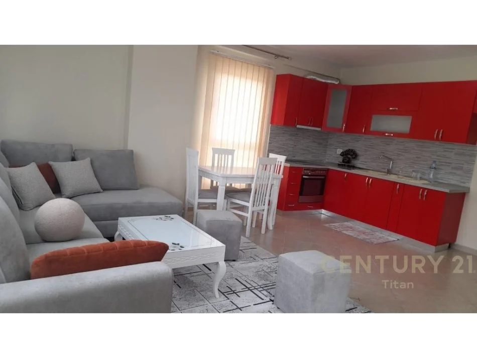 Tirane, jepet me qera apartament 2+1+Ballkon Kati 4, 99 m² 550 € (astir kashar)