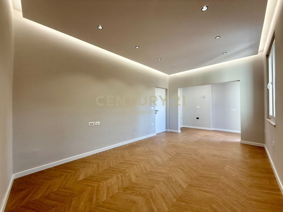 Tirane, shitet apartament 2+1+Aneks+Ballkon Kati 4, 90 m² 255.000 € (Neom124835)