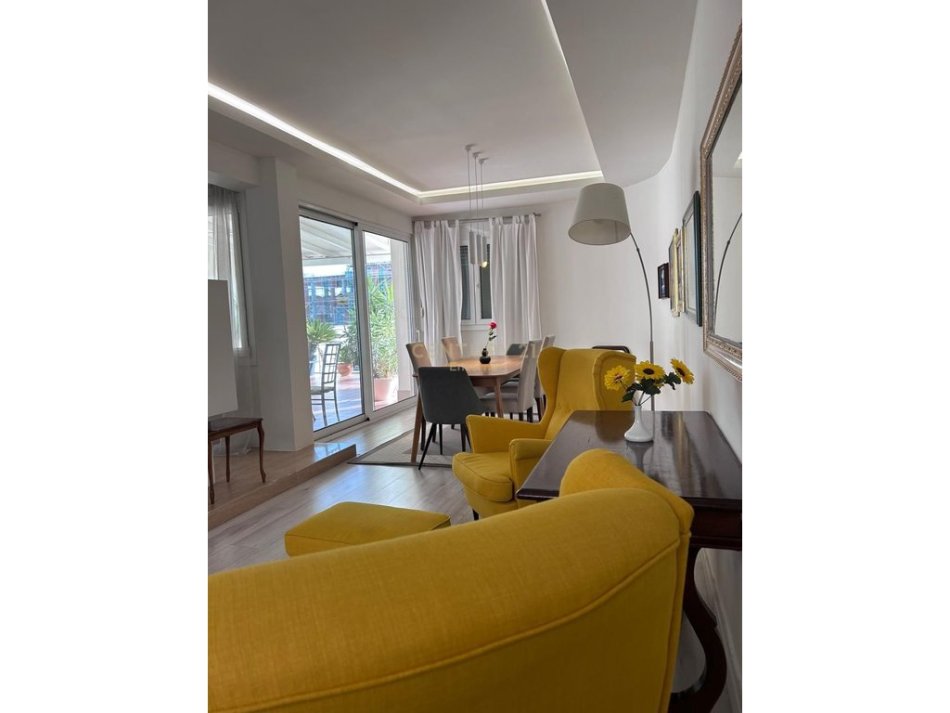 Tirane, jepet me qera apartament+verande | Penthouse 3+1+Aneks+Ballkon Kati 12, 197 m² 1.700 € (Bllok)