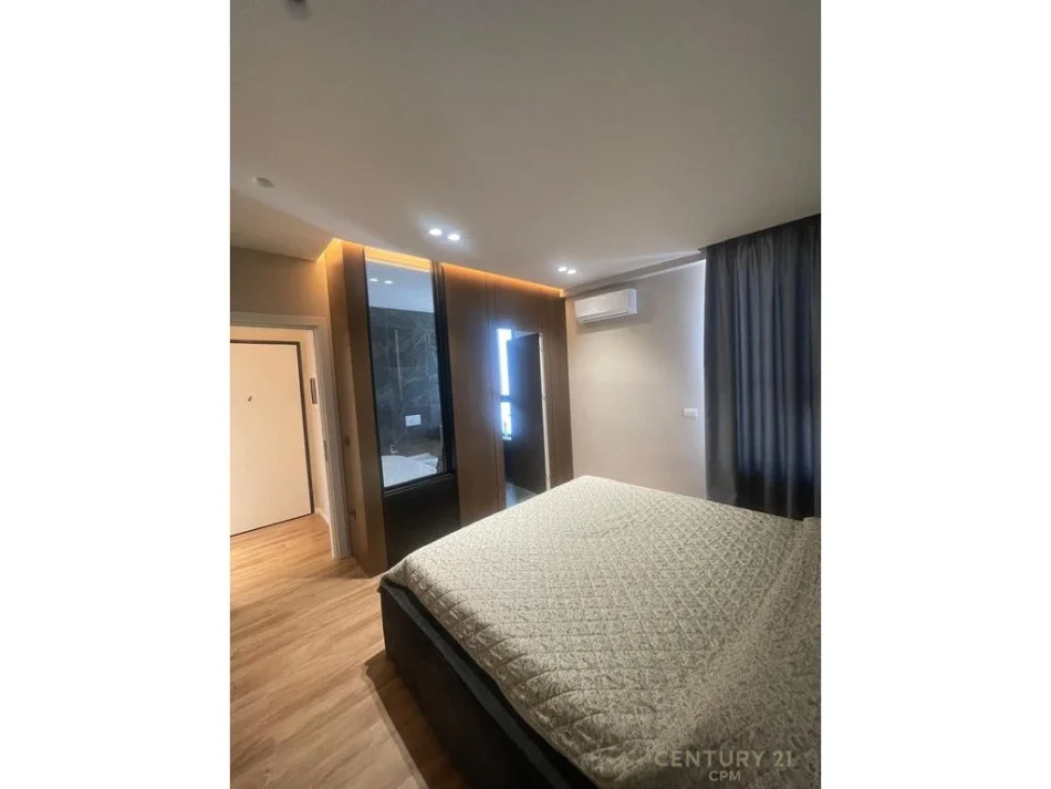 Tirane, jepet me qera apartament 2+1 Kati 7, 90 m² 900 € 