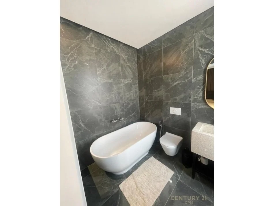 Tirane, jepet me qera apartament 2+1 Kati 7, 90 m² 900 € 