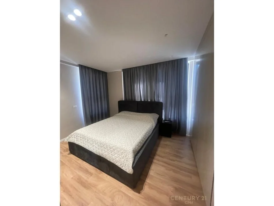 Tirane, jepet me qera apartament 2+1 Kati 7, 90 m² 900 € 