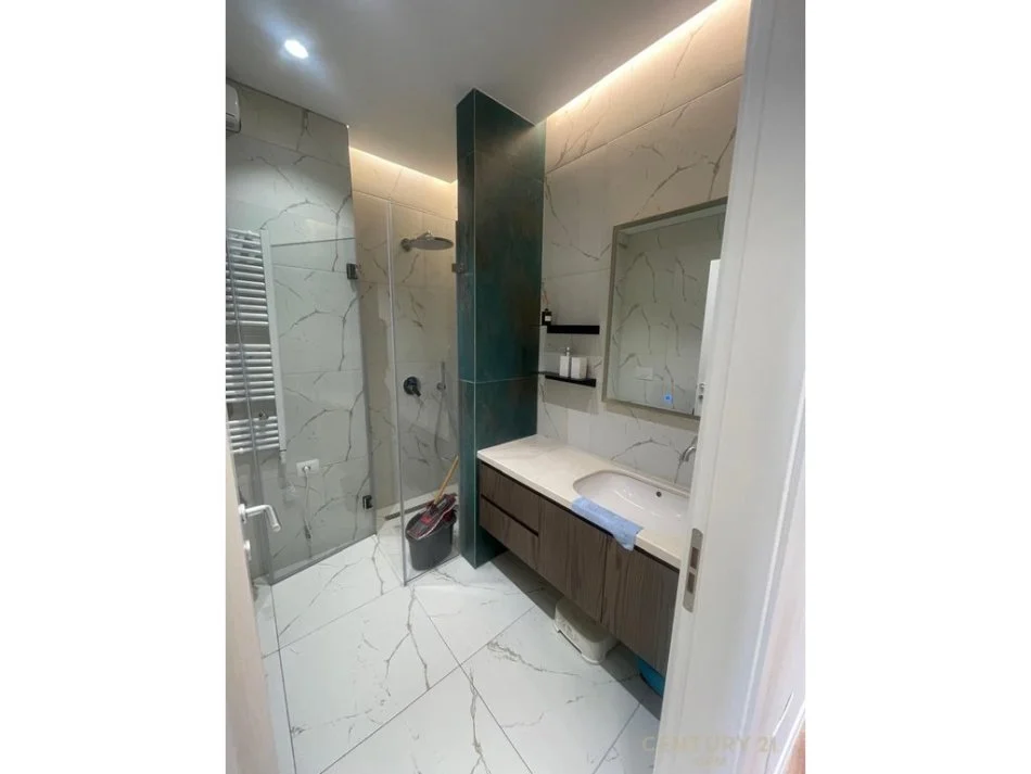 Tirane, jepet me qera apartament 2+1 Kati 7, 90 m² 900 € 