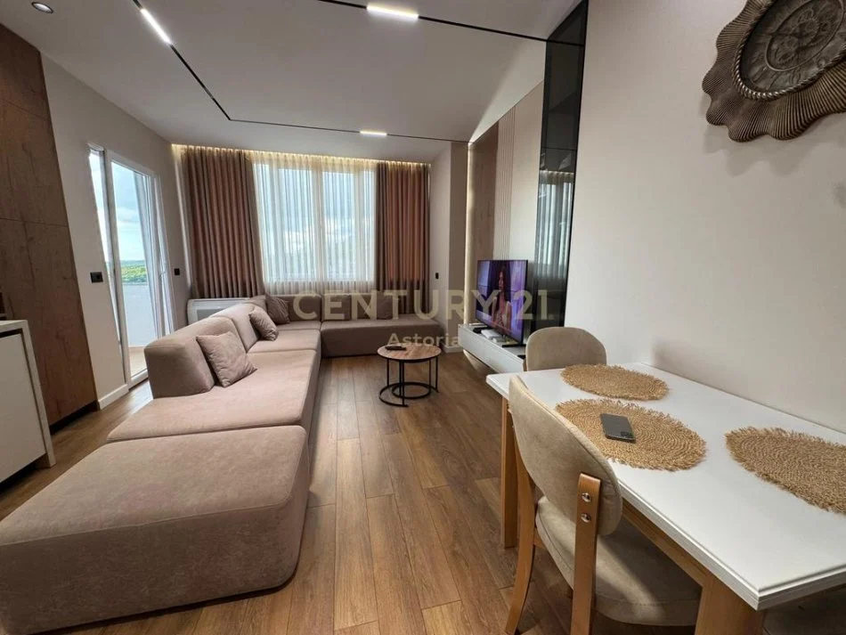 Tirane, shitet apartament 2+1 Kati 2, 106 m² 155.000 € (fresku)