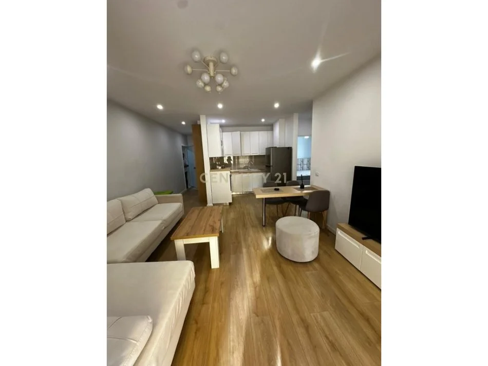 Tirane, jepet me qera apartament 2+1+Aneks+Ballkon Kati 4, 84 m² 800 € (Neom124977)