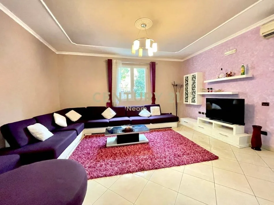 Tirane, jepet me qera shtepi 3+1+Aneks+Ballkon Kati 0, 290 m² 1.000 € (Neom124999)