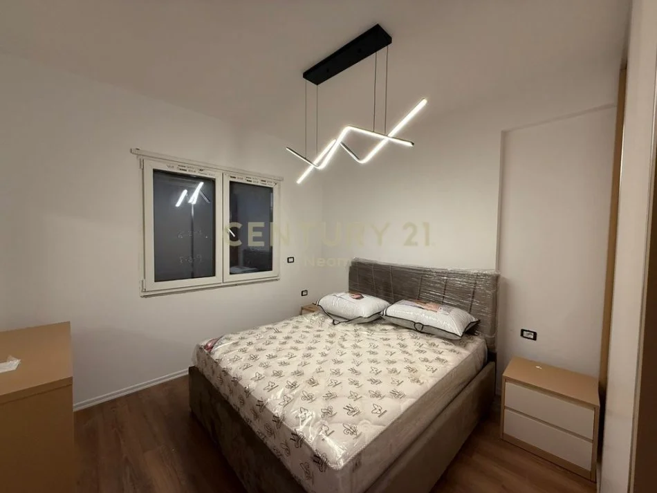 Tirane, jepet me qera apartament 2+1+Ballkon Kati 6, 100 m² 900 € (Kodra e Diellit 1)