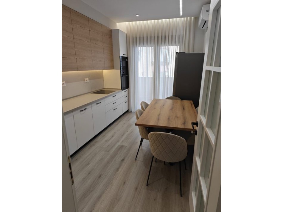 Tirane, jepet me qera apartament 2+1+Ballkon Kati 9, 105 m² 1.200 €