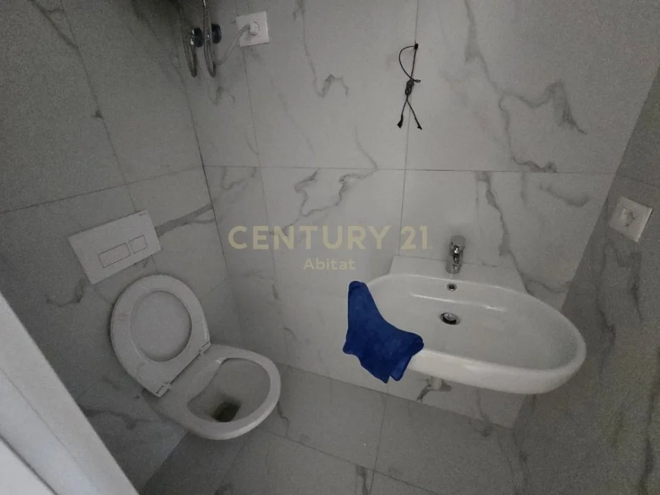 Tirane, shitet apartament 2+1+Ballkon Kati 3, 117 m² 187.000 € (laprak)