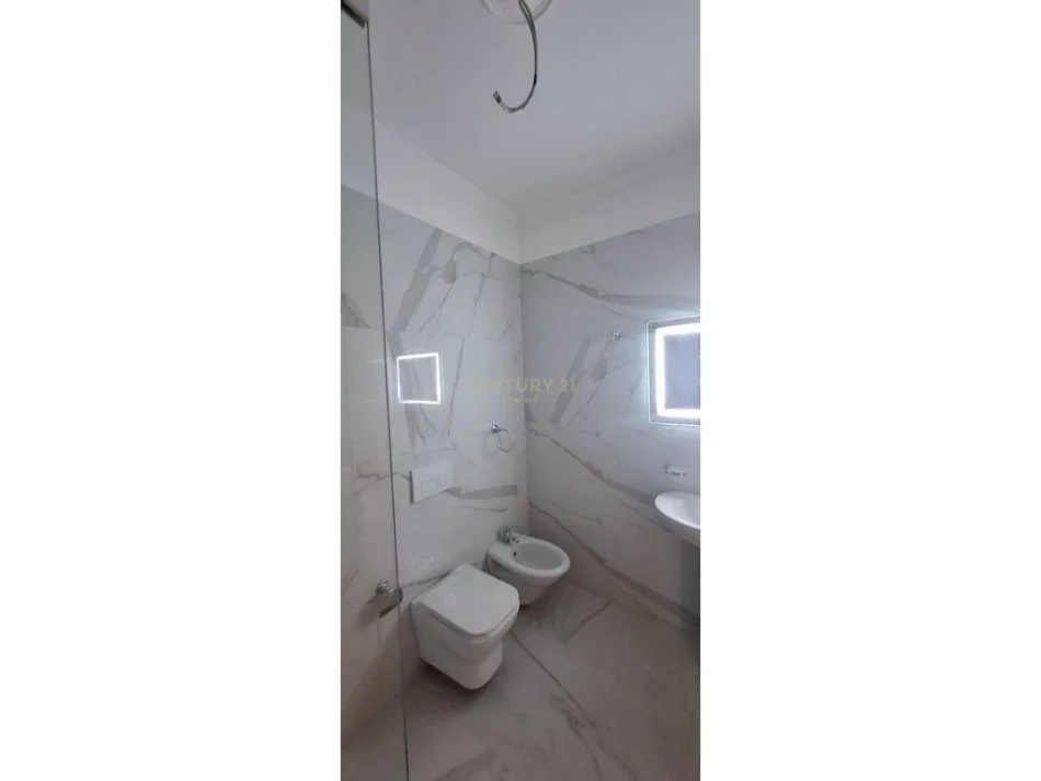 Tirane, shitet apartament 2+1 Kati 2, 97 m² 105.000 € (Linze)