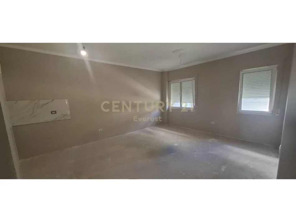 Tirane, shitet apartament 2+1 Kati 2, 97 m² 105.000 € (Linze)