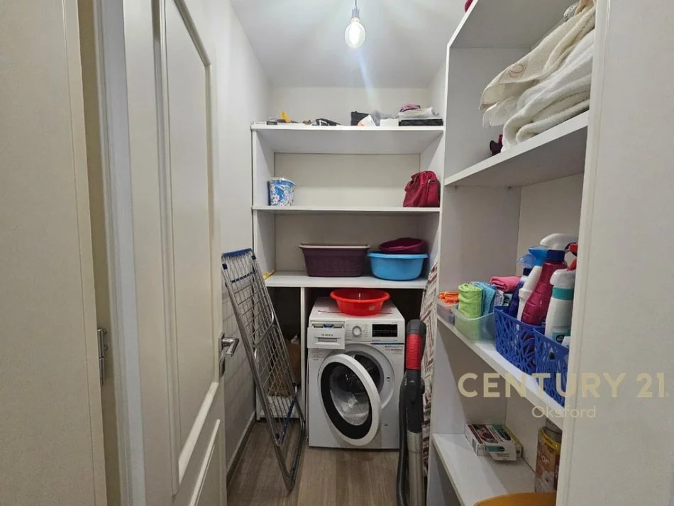 Tirane, shitet apartament 2+1 Kati 3, 102 m² 170.000 € (Rruga Abaz Dojaka)