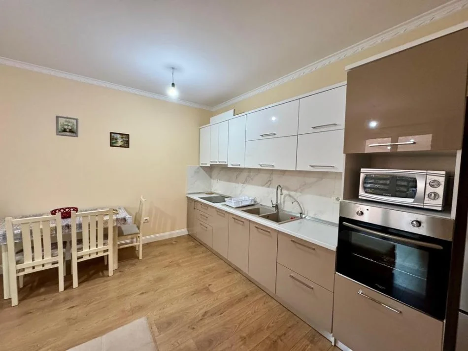 Tirane, jepet me qera apartament 2+1 Kati 5, 550 € (Xhanfize keko)