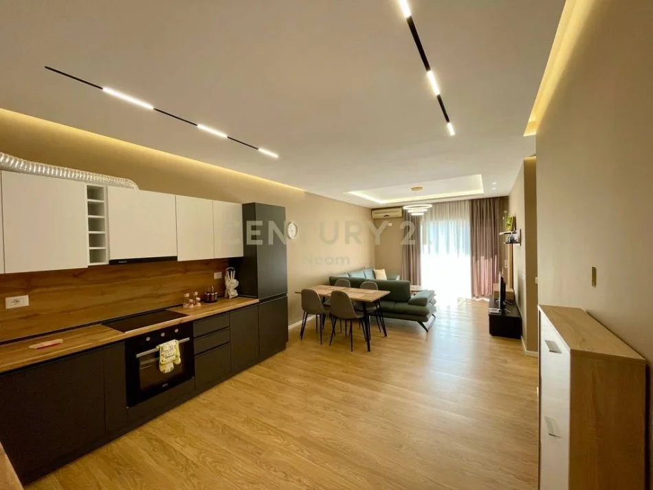 Tirane, jepet me qera apartament 2+1+Ballkon Kati 1, 103 m² 800 € (Kopshti Botanik)