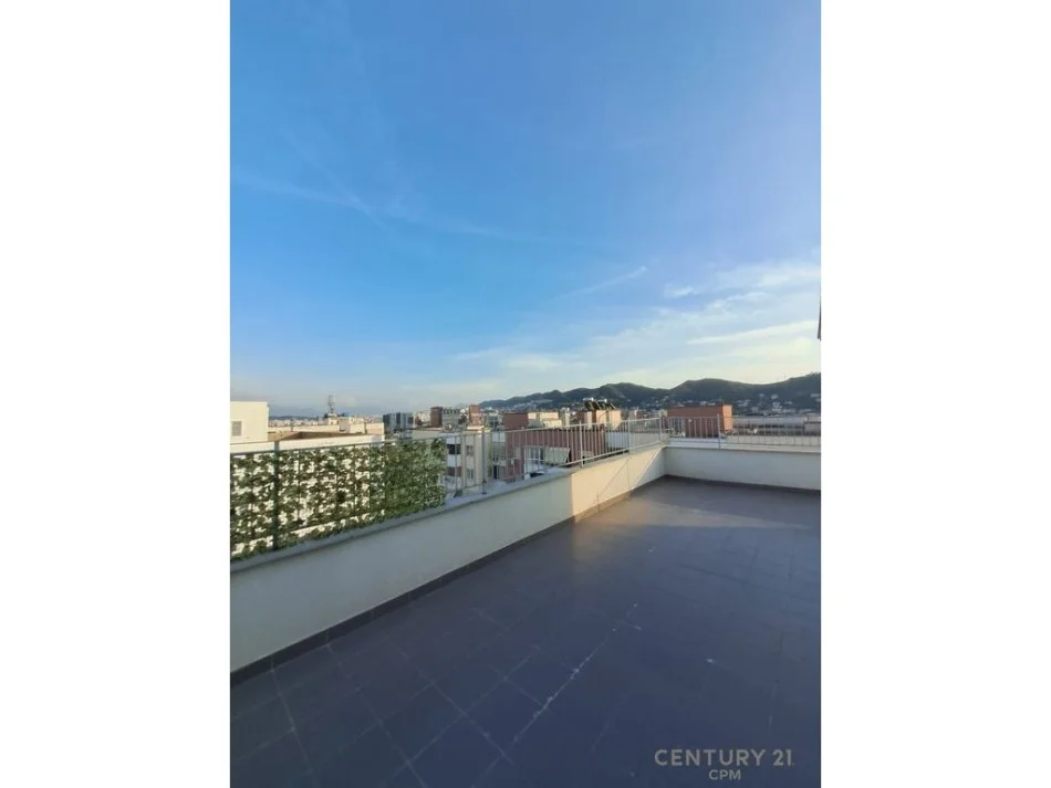 Tirane, shitet apartament Kati 10, 100.000 € (Yzberisht)