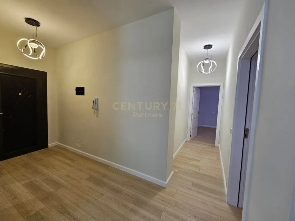 Tirane, shitet apartament 2+1 Kati 3, 88 m² 135.000 € 