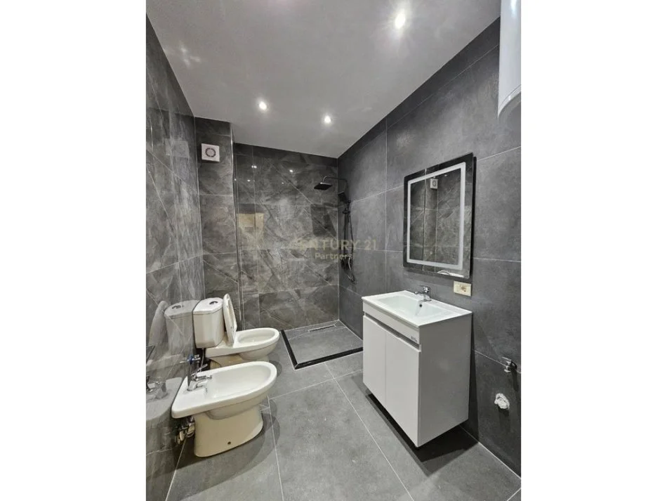 Tirane, shitet apartament 2+1 Kati 3, 88 m² 135.000 € 