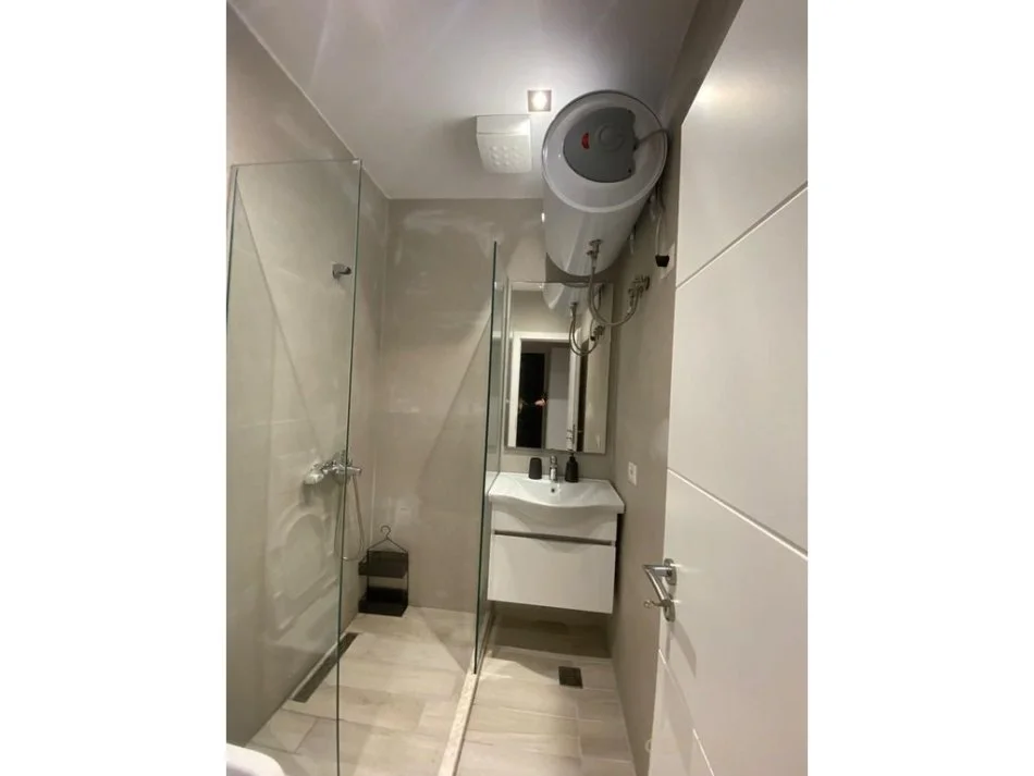 Tirane, jepet me qera apartament 2+1+Ballkon Kati 1, 75 m² 750 € (PRANE INXHINIERISE SE NDERTIMIT)